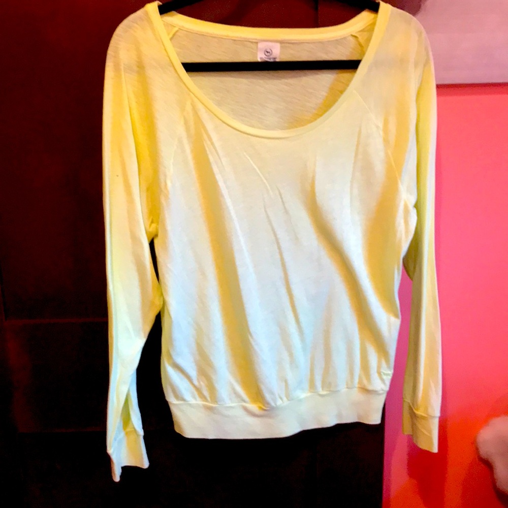 Women’s long sleeve tee